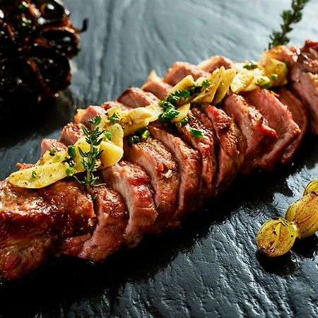 Crowne Plaza Porto, an IHG Hotel Zewnętrze zdjęcie A pork tenderloin