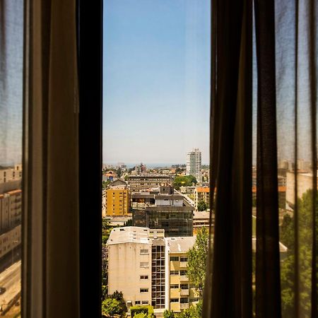 Crowne Plaza Porto, an IHG Hotel Zewnętrze zdjęcie View from the window of a cell at the prison