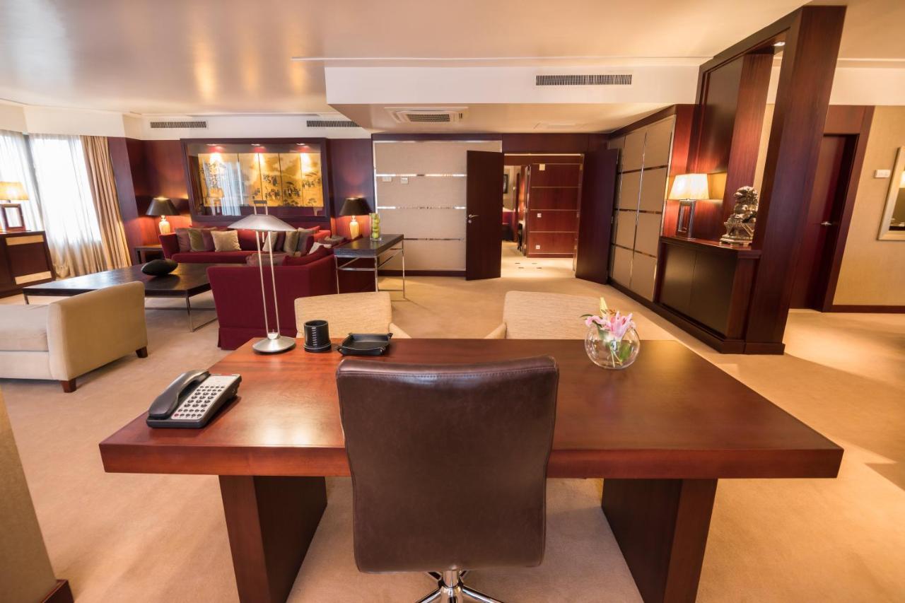 Crowne Plaza Porto, an IHG Hotel Zewnętrze zdjęcie A suite at the InterContinental