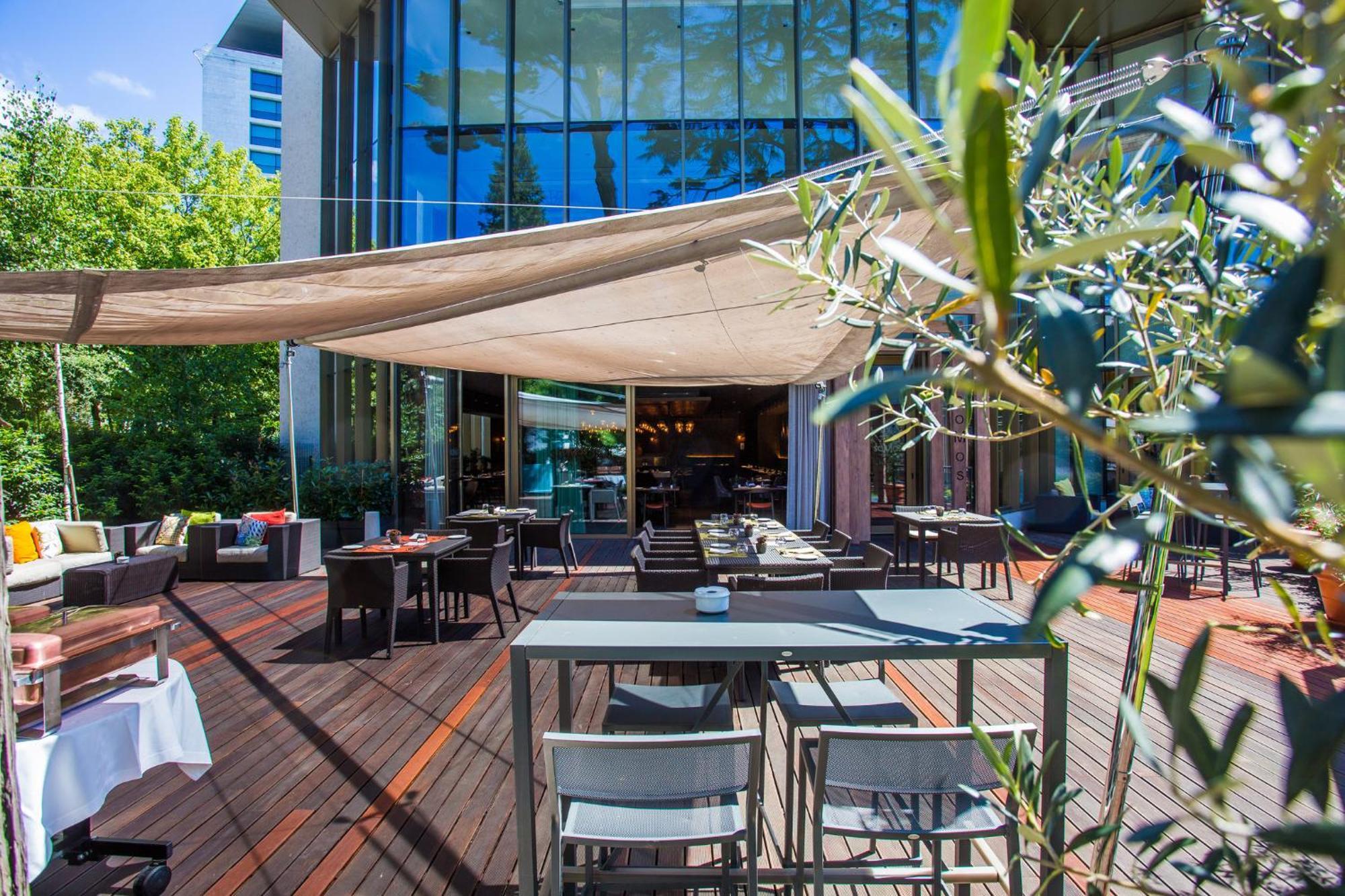Crowne Plaza Porto, an IHG Hotel Zewnętrze zdjęcie The terrace of the restaurant